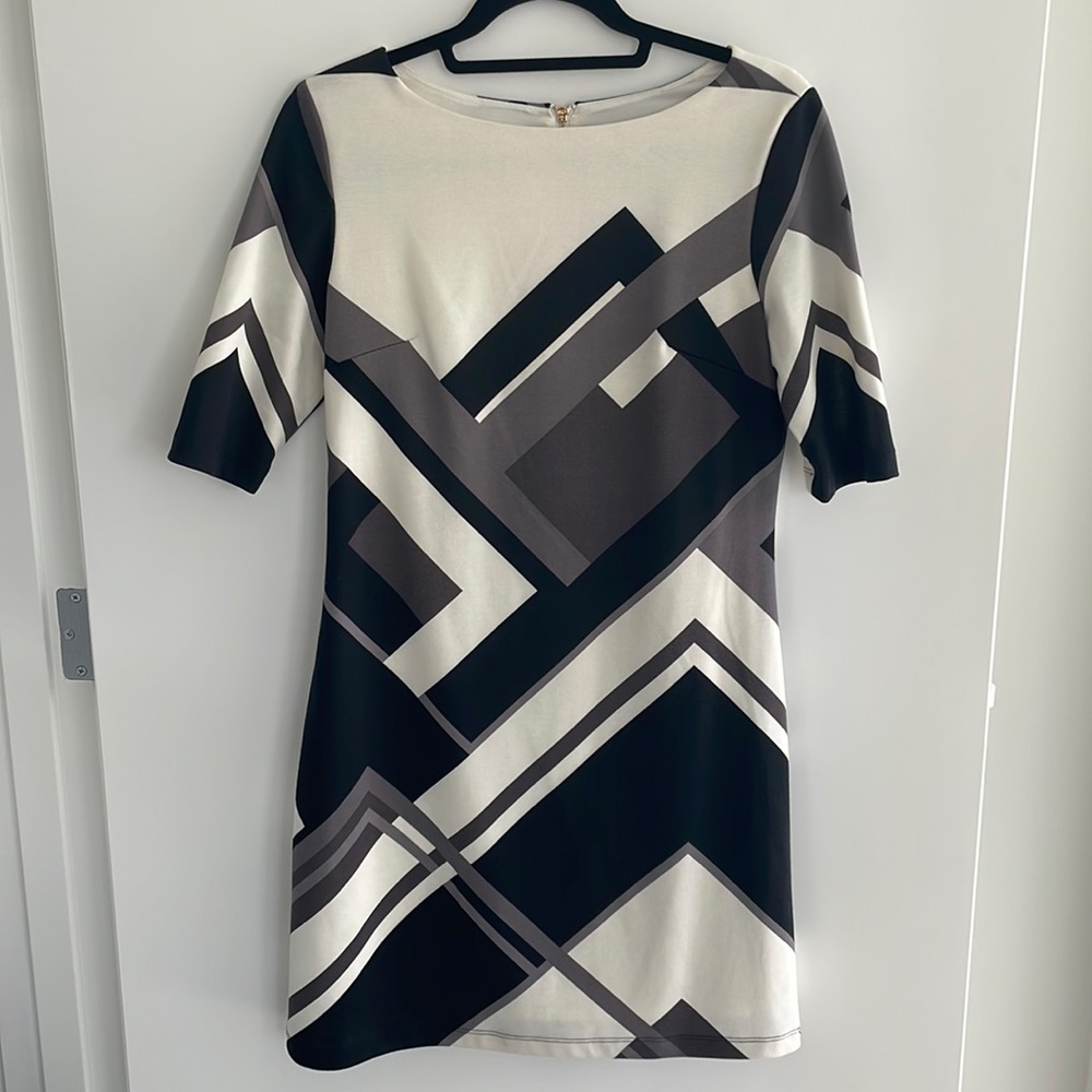 Eliza J shift dress size 6 black white grey geometric